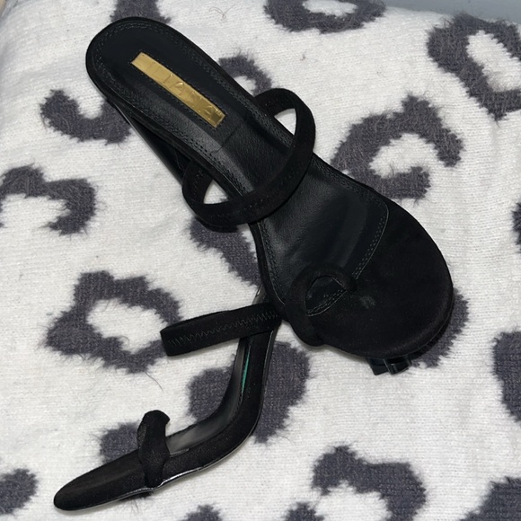 Iliana Heels Women’s Black Toe Strap Heels Suede Feel Never Worn Sz 8.5 - Picture 6 of 10